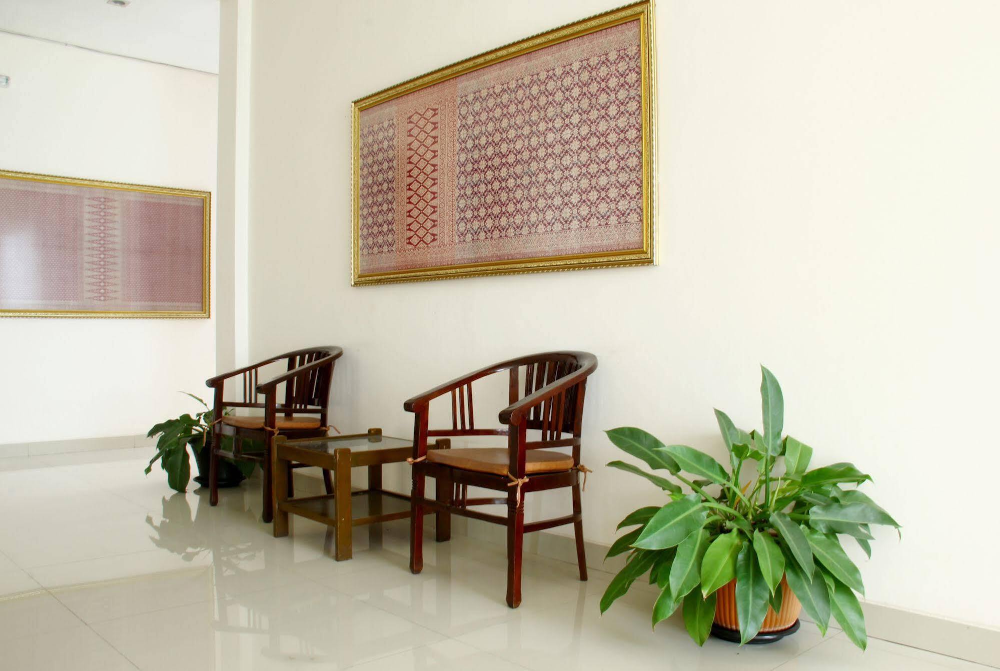 Reddoorz Plus @ Natuna Bandung Exterior foto