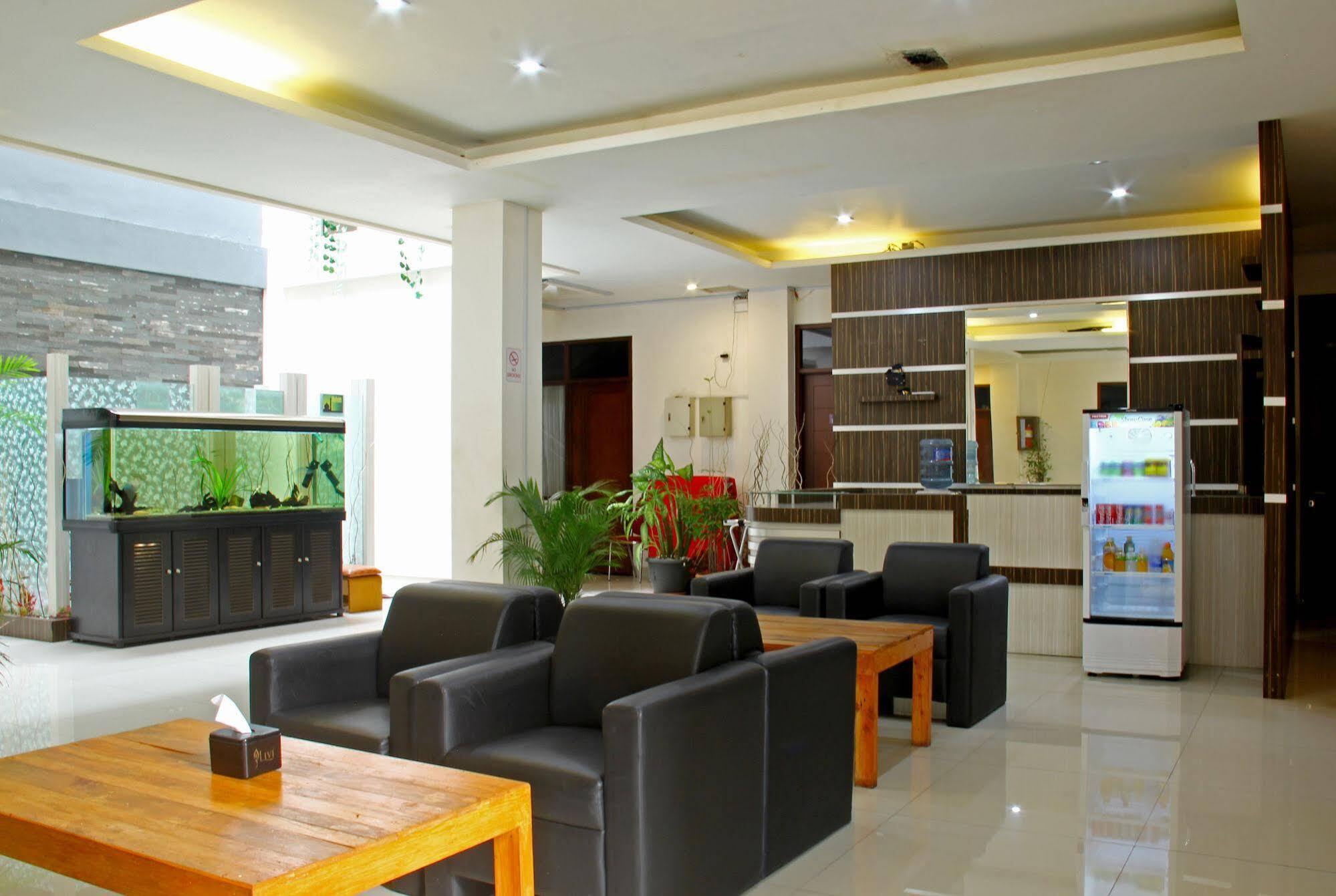 Reddoorz Plus @ Natuna Bandung Exterior foto