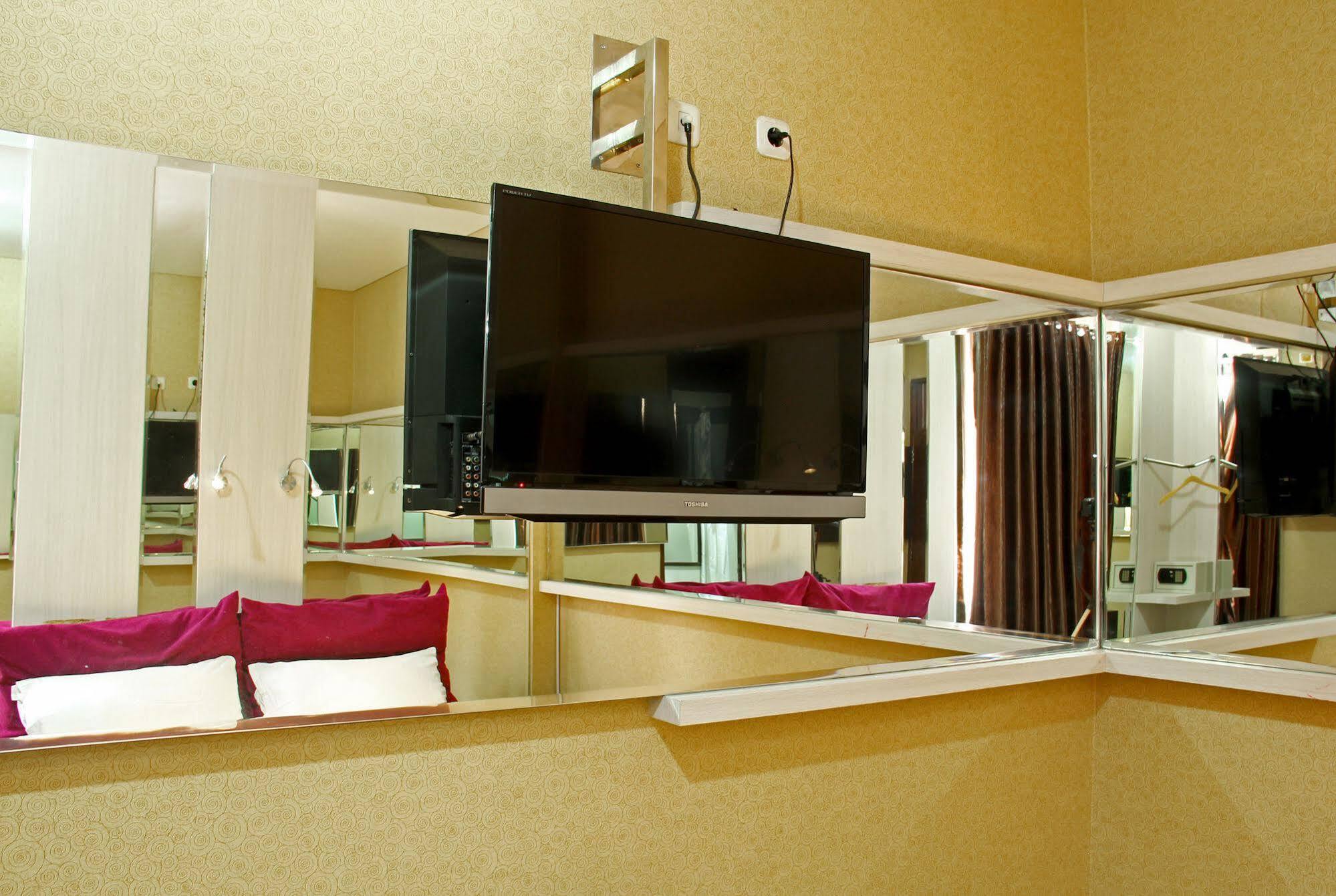Reddoorz Plus @ Natuna Bandung Exterior foto